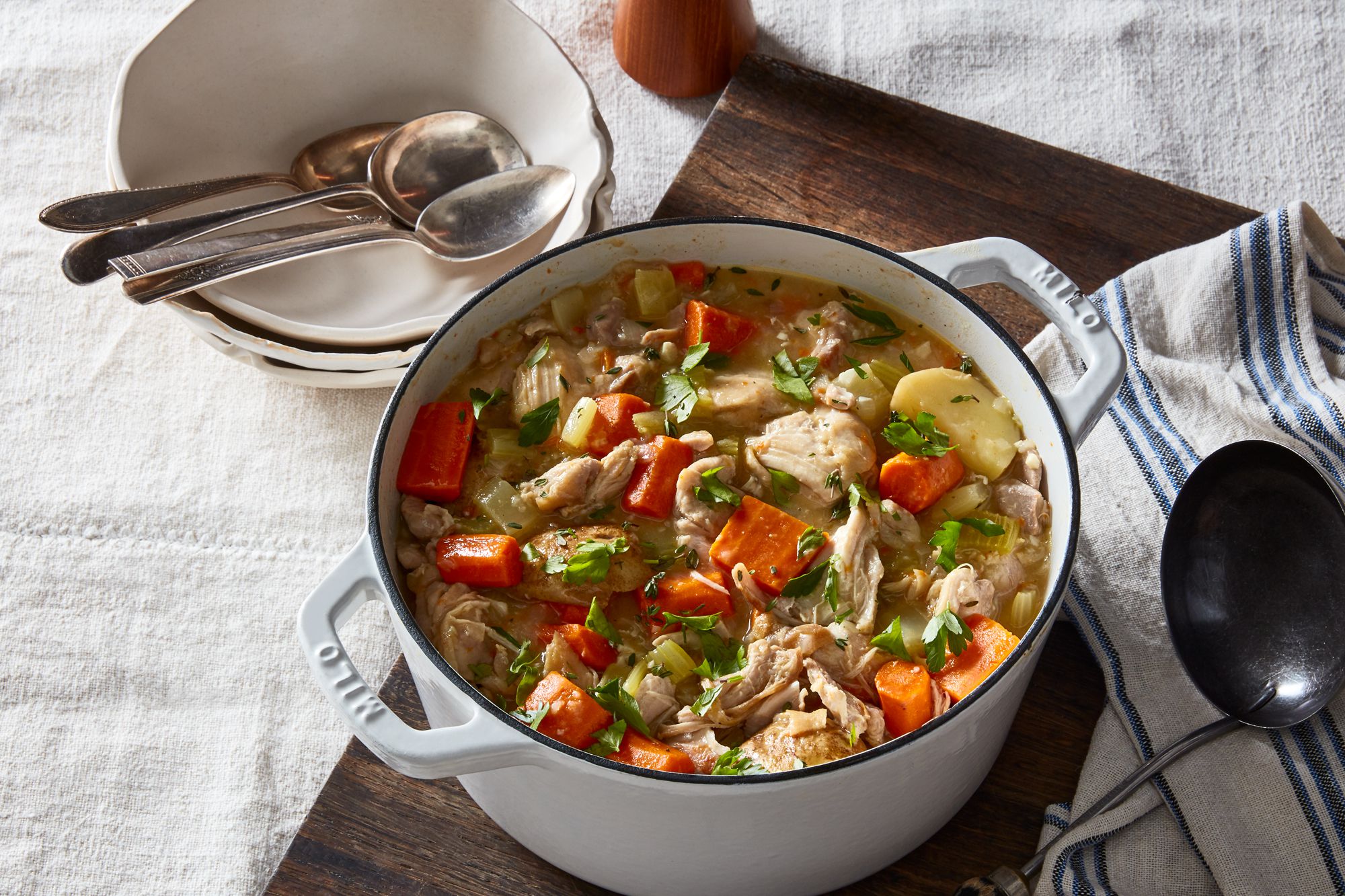 Pollo guisado con zanahorias y cebollas: seguridad alimentaria y absorción de carotenoides
